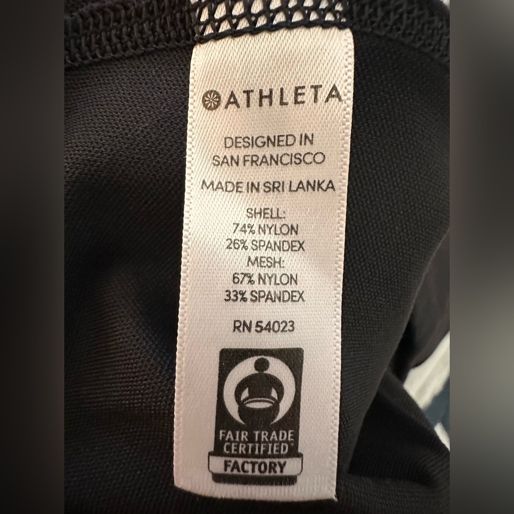 Athleta Black Capri Leggings with Pockets - Picture 6 of 6